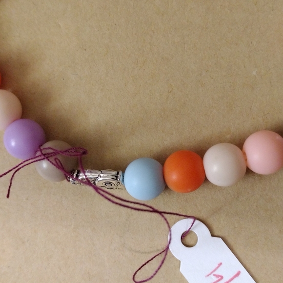 Artemis's Gems custom-made beaded bracelet with metal owl charms, rainbow - Picture 3 of 4